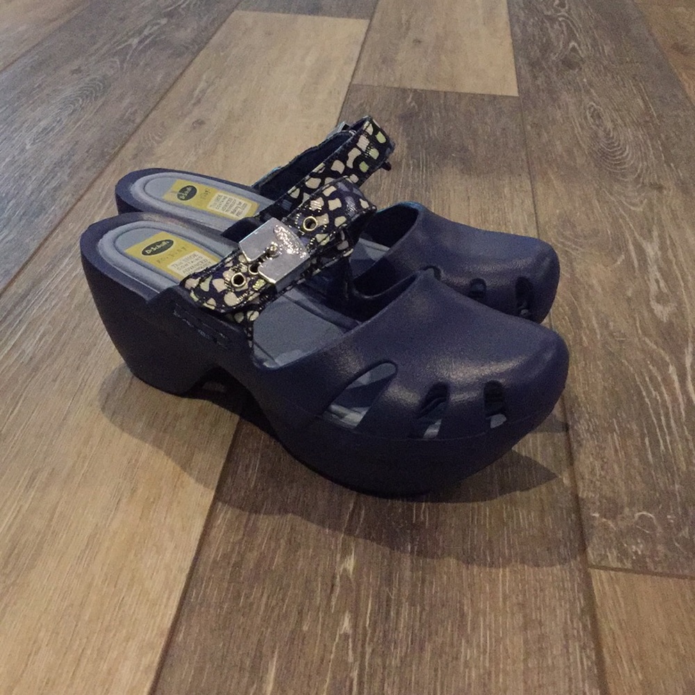 Dr. Scholl’s clogs
